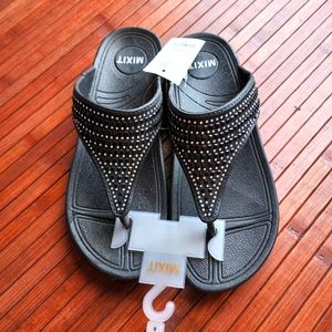 Size 8 black sparkly jeweled sandals by Mix it NWT